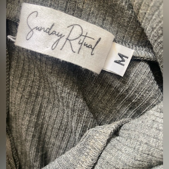 Super cute grey midi dress with ruching on side and slit up one leg. - Picture 4 of 5